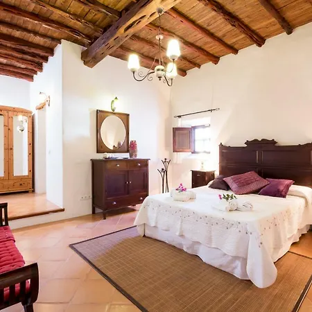 Caseres * Santa Eularia des Riu