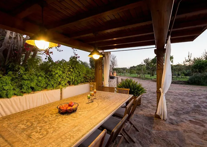 Caseres Santa Eularia des Riu